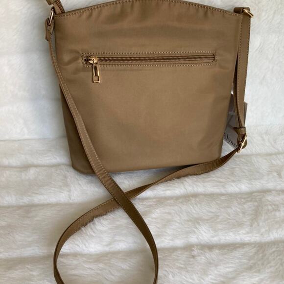 Brand New Alyssa Los Angeles New York Triple Zip Pocket Large Crossbody Brown - Picture 2 of 5